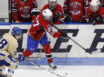 Thumbnail 3 in Newtown vs. E.O. Smith/Tolland (CIAC Division III Final) photogallery.