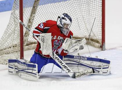 Thumbnail 3 in Newtown vs. E.O. Smith/Tolland (CIAC Division III Final) photogallery.