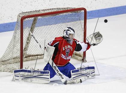 Thumbnail 2 in Newtown vs. E.O. Smith/Tolland (CIAC Division III Final) photogallery.
