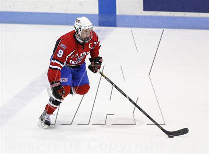 Thumbnail 2 in Newtown vs. E.O. Smith/Tolland (CIAC Division III Final) photogallery.