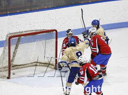 Thumbnail 3 in Newtown vs. E.O. Smith/Tolland (CIAC Division III Final) photogallery.