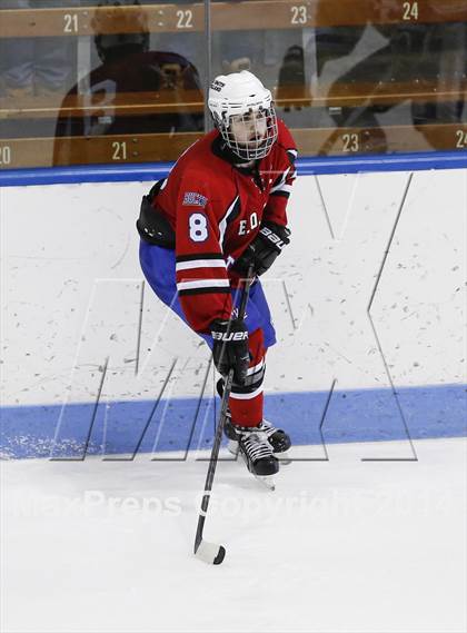 Thumbnail 2 in Newtown vs. E.O. Smith/Tolland (CIAC Division III Final) photogallery.