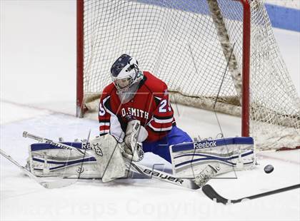 Thumbnail 2 in Newtown vs. E.O. Smith/Tolland (CIAC Division III Final) photogallery.