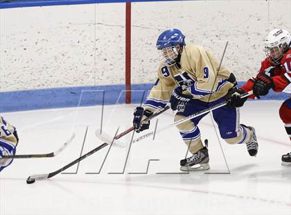 Thumbnail 2 in Newtown vs. E.O. Smith/Tolland (CIAC Division III Final) photogallery.