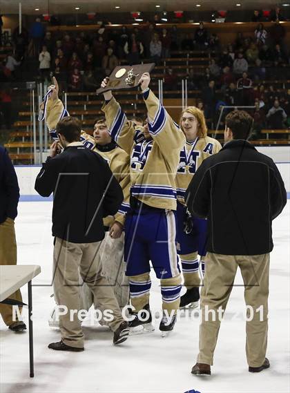 Thumbnail 2 in Newtown vs. E.O. Smith/Tolland (CIAC Division III Final) photogallery.