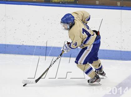 Thumbnail 3 in Newtown vs. E.O. Smith/Tolland (CIAC Division III Final) photogallery.