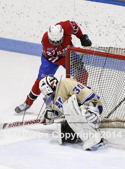 Thumbnail 3 in Newtown vs. E.O. Smith/Tolland (CIAC Division III Final) photogallery.