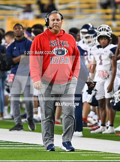 Thumbnail 3 in College Station vs. Ryan (UIL 5A Regional Finals) photogallery.