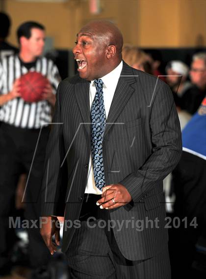 Thumbnail 3 in Riverside Christian vs. Capistrano Valley Christian photogallery.