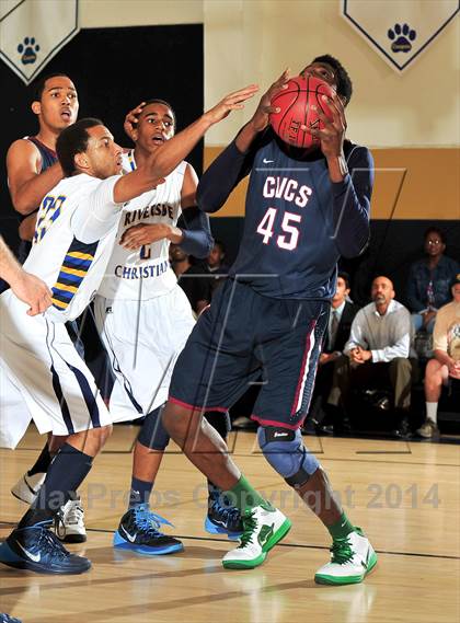 Thumbnail 3 in Riverside Christian vs. Capistrano Valley Christian photogallery.