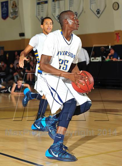 Thumbnail 3 in Riverside Christian vs. Capistrano Valley Christian photogallery.