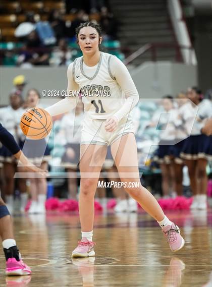 Thumbnail 1 in Northfield vs Roosevelt (CHSAA 5A Championship) photogallery.