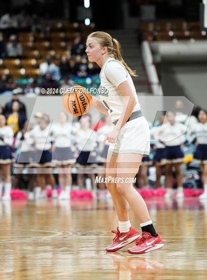 Thumbnail 2 in Northfield vs Roosevelt (CHSAA 5A Championship) photogallery.