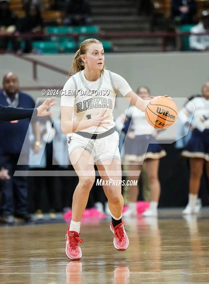 Thumbnail 3 in Northfield vs Roosevelt (CHSAA 5A Championship) photogallery.
