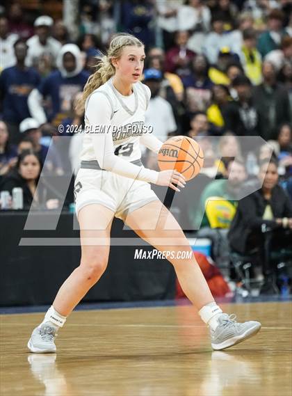 Thumbnail 3 in Northfield vs Roosevelt (CHSAA 5A Championship) photogallery.