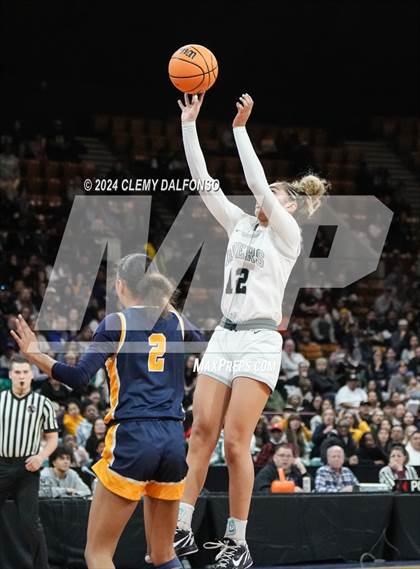 Thumbnail 2 in Northfield vs Roosevelt (CHSAA 5A Championship) photogallery.