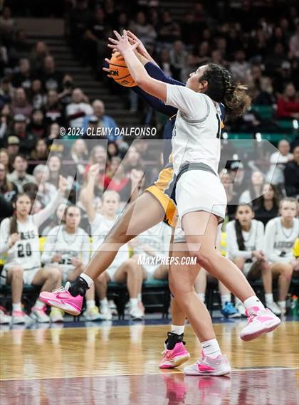 Thumbnail 2 in Northfield vs Roosevelt (CHSAA 5A Championship) photogallery.
