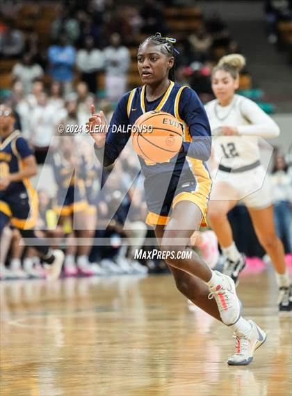 Thumbnail 1 in Northfield vs Roosevelt (CHSAA 5A Championship) photogallery.