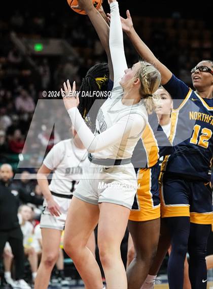 Thumbnail 1 in Northfield vs Roosevelt (CHSAA 5A Championship) photogallery.