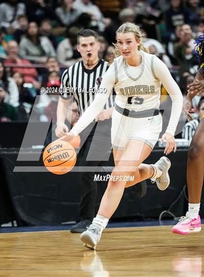 Thumbnail 2 in Northfield vs Roosevelt (CHSAA 5A Championship) photogallery.