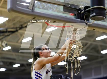 Thumbnail 2 in Richland Springs vs. Huckabay (UIL Basketball 1A Region 3 Final) photogallery.