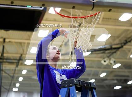 Thumbnail 2 in Richland Springs vs. Huckabay (UIL Basketball 1A Region 3 Final) photogallery.