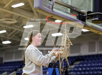 Thumbnail 2 in Richland Springs vs. Huckabay (UIL Basketball 1A Region 3 Final) photogallery.