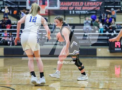 Thumbnail 1 in Richland Springs vs. Huckabay (UIL Basketball 1A Region 3 Final) photogallery.
