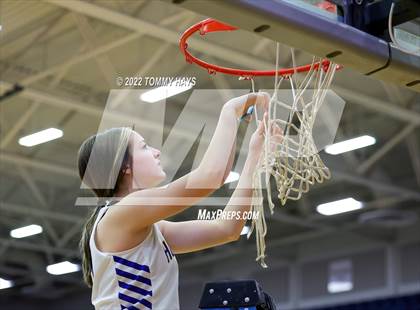 Thumbnail 2 in Richland Springs vs. Huckabay (UIL Basketball 1A Region 3 Final) photogallery.