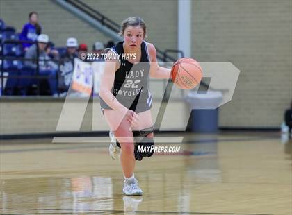 Thumbnail 1 in Richland Springs vs. Huckabay (UIL Basketball 1A Region 3 Final) photogallery.