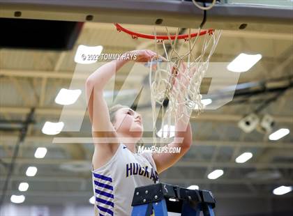 Thumbnail 3 in Richland Springs vs. Huckabay (UIL Basketball 1A Region 3 Final) photogallery.