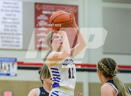 Thumbnail 3 in Richland Springs vs. Huckabay (UIL Basketball 1A Region 3 Final) photogallery.