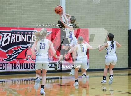 Thumbnail 2 in Richland Springs vs. Huckabay (UIL Basketball 1A Region 3 Final) photogallery.