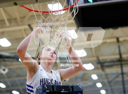 Thumbnail 1 in Richland Springs vs. Huckabay (UIL Basketball 1A Region 3 Final) photogallery.