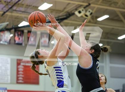 Thumbnail 1 in Richland Springs vs. Huckabay (UIL Basketball 1A Region 3 Final) photogallery.
