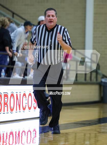 Thumbnail 1 in Richland Springs vs. Huckabay (UIL Basketball 1A Region 3 Final) photogallery.