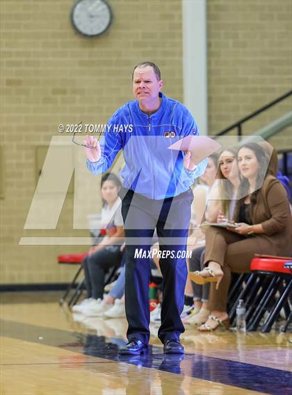 Thumbnail 2 in Richland Springs vs. Huckabay (UIL Basketball 1A Region 3 Final) photogallery.