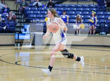 Thumbnail 1 in Richland Springs vs. Huckabay (UIL Basketball 1A Region 3 Final) photogallery.