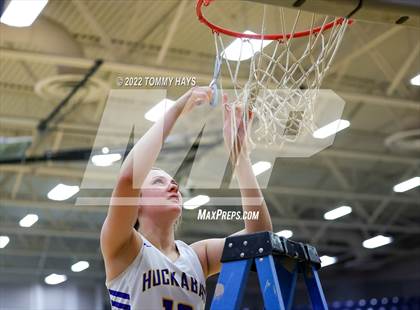 Thumbnail 1 in Richland Springs vs. Huckabay (UIL Basketball 1A Region 3 Final) photogallery.
