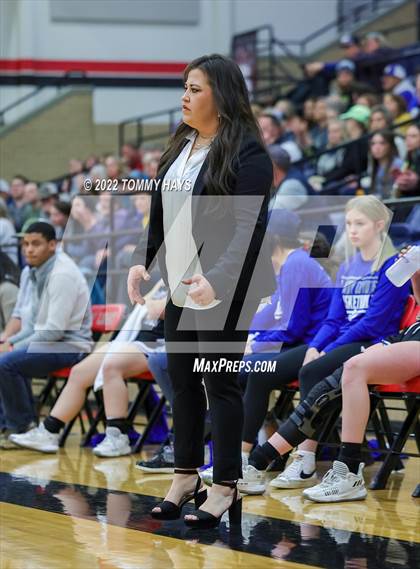 Thumbnail 1 in Richland Springs vs. Huckabay (UIL Basketball 1A Region 3 Final) photogallery.