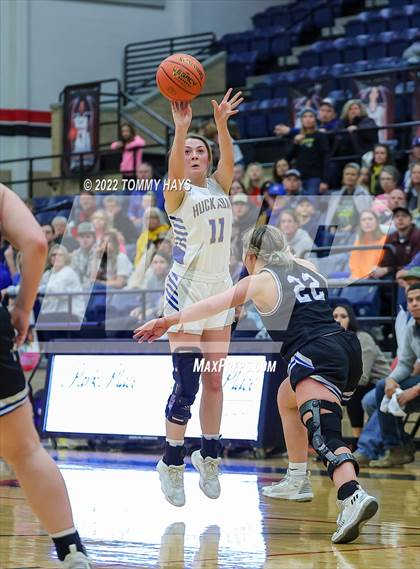 Thumbnail 3 in Richland Springs vs. Huckabay (UIL Basketball 1A Region 3 Final) photogallery.
