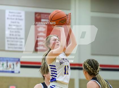 Thumbnail 1 in Richland Springs vs. Huckabay (UIL Basketball 1A Region 3 Final) photogallery.