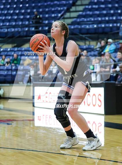 Thumbnail 2 in Richland Springs vs. Huckabay (UIL Basketball 1A Region 3 Final) photogallery.