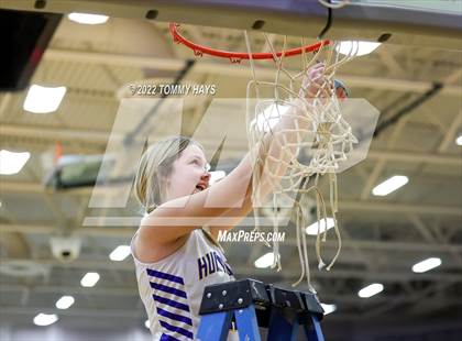 Thumbnail 1 in Richland Springs vs. Huckabay (UIL Basketball 1A Region 3 Final) photogallery.