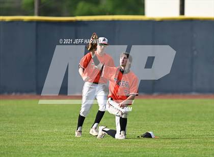 Thumbnail 2 in Washington vs. Mayfield (OHSAA D1 District Fiinal) photogallery.