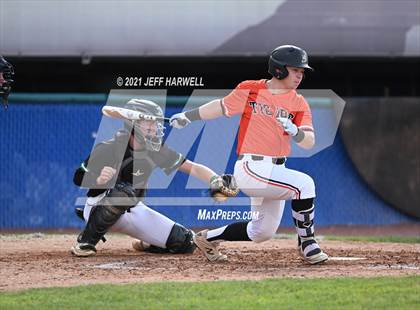 Thumbnail 1 in Washington vs. Mayfield (OHSAA D1 District Fiinal) photogallery.