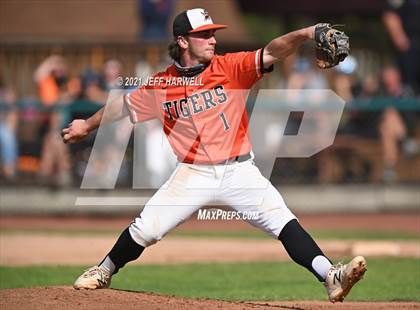 Thumbnail 2 in Washington vs. Mayfield (OHSAA D1 District Fiinal) photogallery.