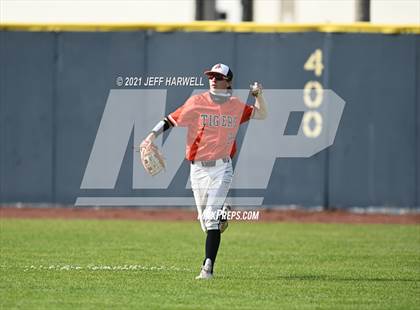 Thumbnail 2 in Washington vs. Mayfield (OHSAA D1 District Fiinal) photogallery.