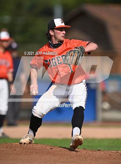 Thumbnail 2 in Washington vs. Mayfield (OHSAA D1 District Fiinal) photogallery.