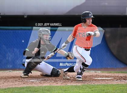 Thumbnail 2 in Washington vs. Mayfield (OHSAA D1 District Fiinal) photogallery.